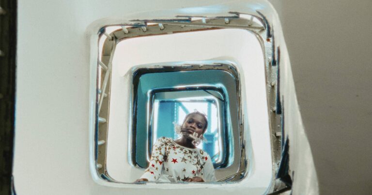 Hannah Jadagu Shares Video for New Song ‘Admit It’
