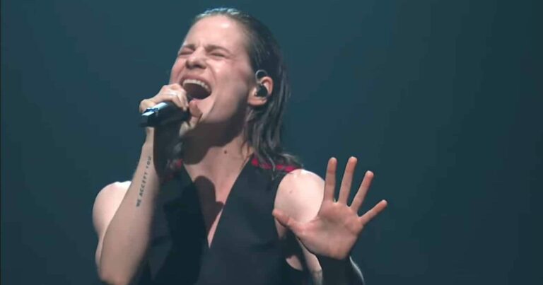 Watch Christine and the Queens Perform ‘To be honest’ on ‘Colbert’