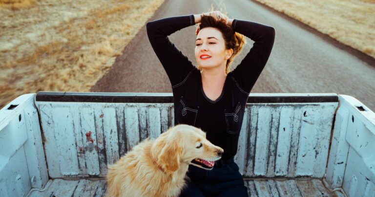 Jess Williamson Releases New Single ‘Time Ain’t Accidental’