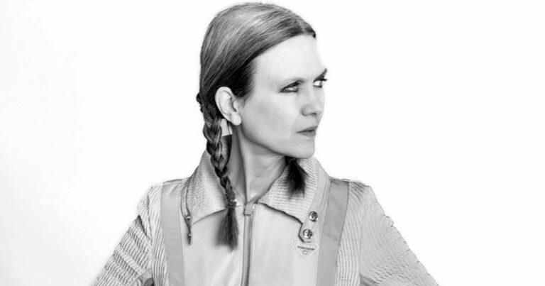Juliana Hatfield Covers ELO’s ‘Don’t Bring Me Down’