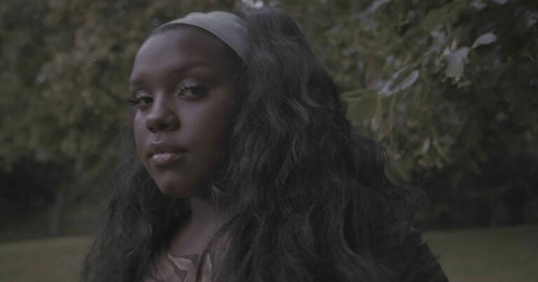 waterbaby Announces Debut EP ‘Foam’, Shares New Single ‘911’