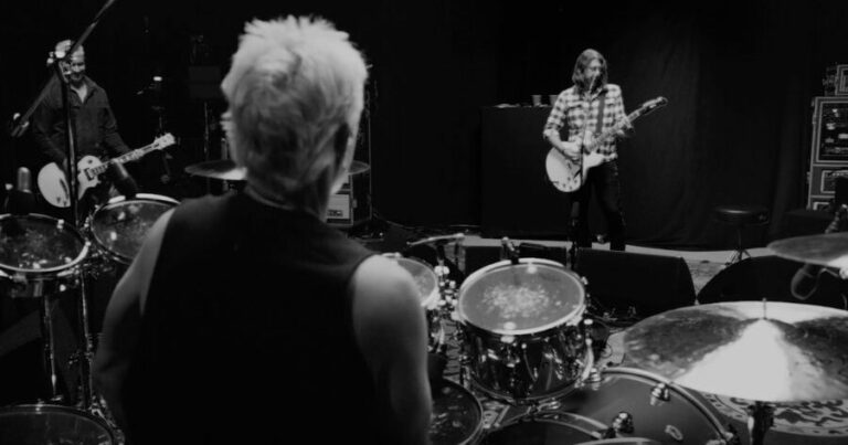 Foo Fighters Confirm Josh Freese as New Drummer