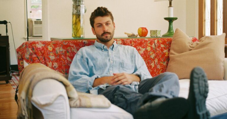 Runnner Unveils New Single ‘Bluejay’