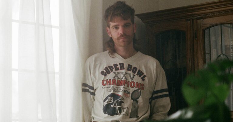 Field Medic Announces New Album ‘light is gone 2’, Shares Video for New Song