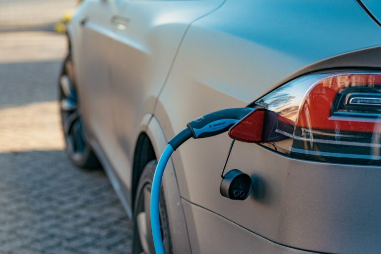 Aspects to Consider When Purchasing an Electric Vehicle
