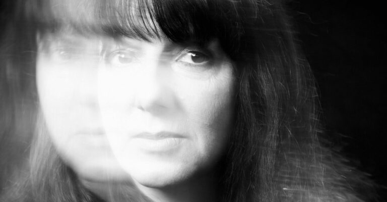Lush’s Emma Anderson Announces Debut Solo Album ‘Pearlies’, Shares New Song ‘Bend the Round’