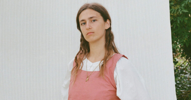 heka Announces New EP ‘swan songs’, Unveils New Single ‘i’m the thorn’