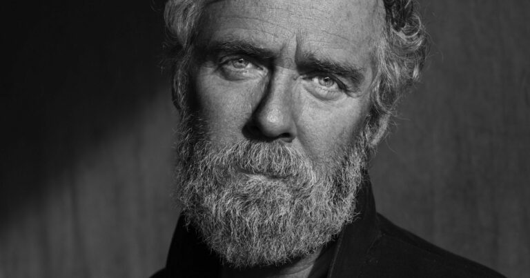 Glen Hansard Announces New Album ‘All That Was East Is West of Me Now’, Shares New Single Featuring Warren Ellis