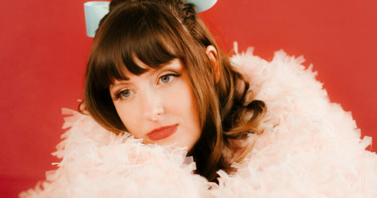 Molly Burch Announces New Album ‘Daydreamer’, Releases New Song ‘Physical’
