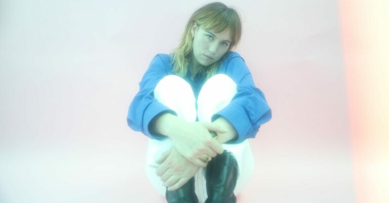Aoife Nessa Frances Releases New Song ‘Fantasy’