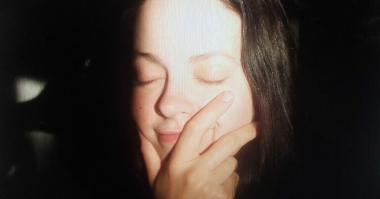Tirzah Releases New Album ‘trip9love…???’