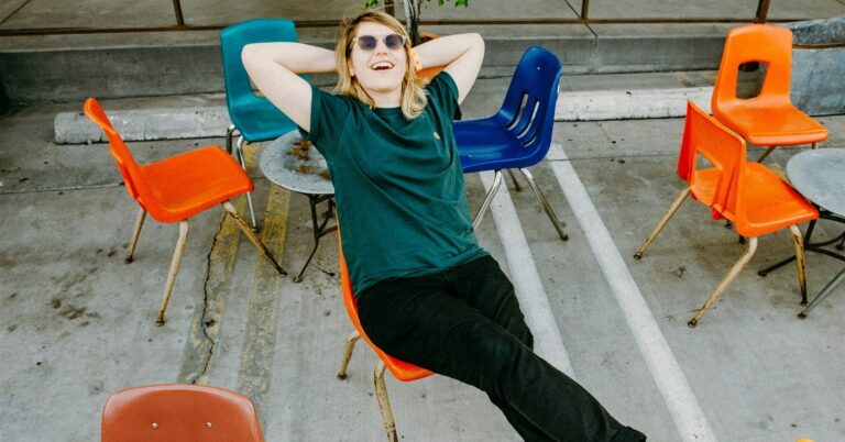 Alex Lahey Releases New Single ‘Newsreader’