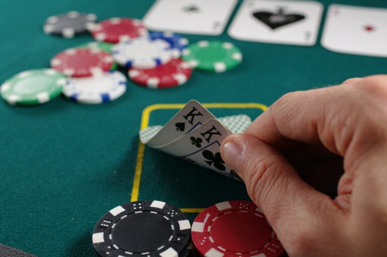 Poker Tells: How to Use Them to Your Advantage