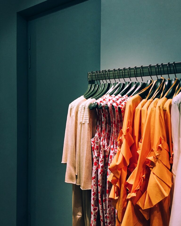 7 Ways You Can Transform Simple Clothes into Stylish Creations