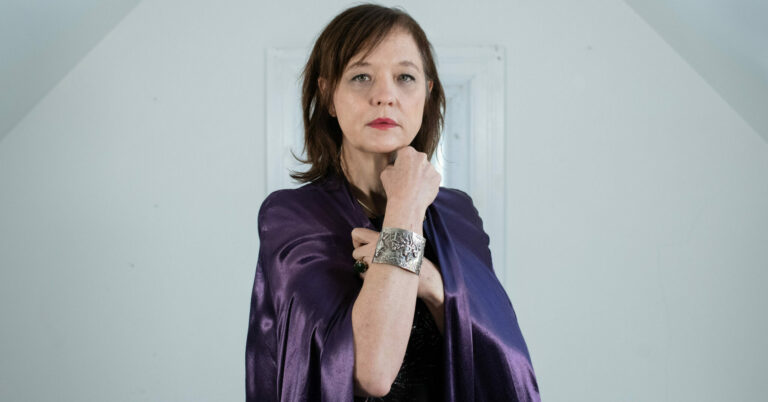 Mary Timony Announces New Album, Shares New Single ‘Dominoes’