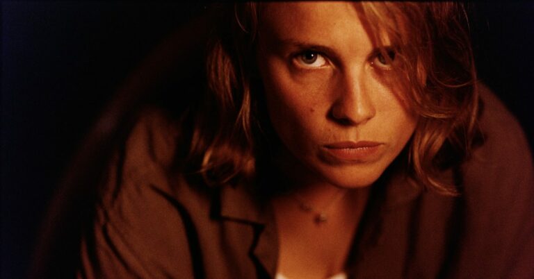Marika Hackman Shares Video for New Song ‘Slime’