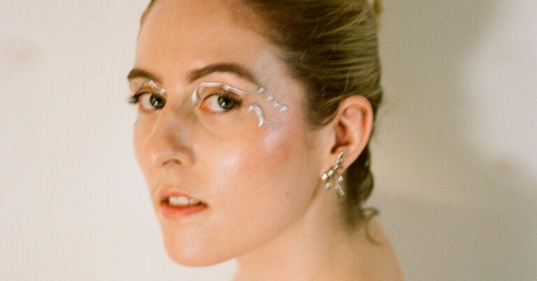 WILDES Announces New EP ‘Subsidence’, Shares New Single ‘heartbreak is silent’