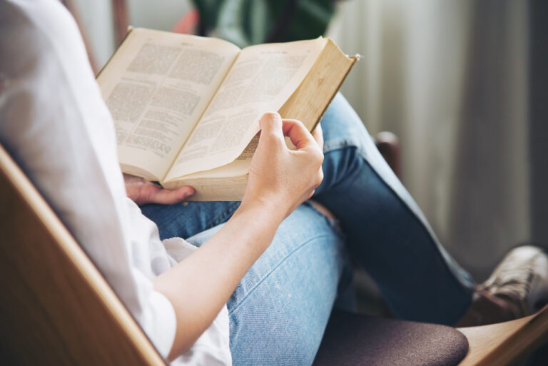 8 Tips to Get Yourself to Unwind and Relax After a Long and Tedious Day