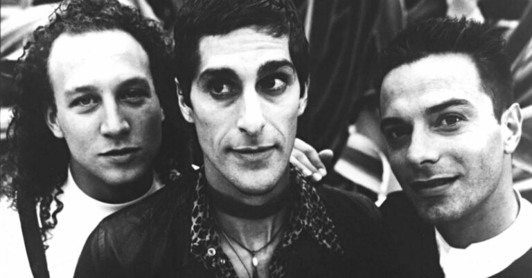Porno for Pyros Share New Holiday Single ‘Pete’s Dad’