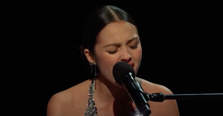 Watch Olivia Rodrigo Perform ‘Vampire’ and ‘All-American Bitch’ on ‘SNL’