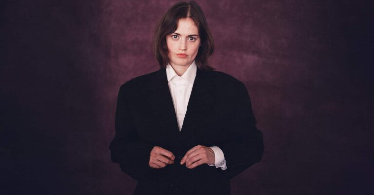 TOPS’ Jane Penny Announces Debut Solo EP, Unveils New Song ‘Messages’