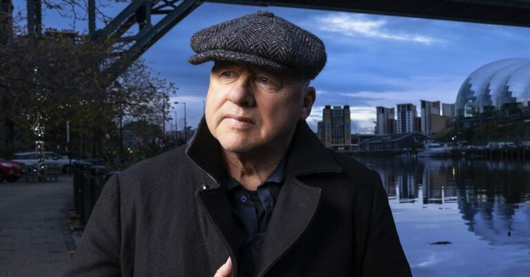 Mark Knopfler Announces New Album ‘Ahead of the Game’, Releases New Song