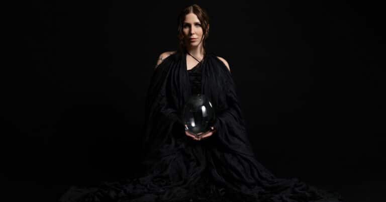 Chelsea Wolfe Shares New Single ‘Everything Turns Blue’