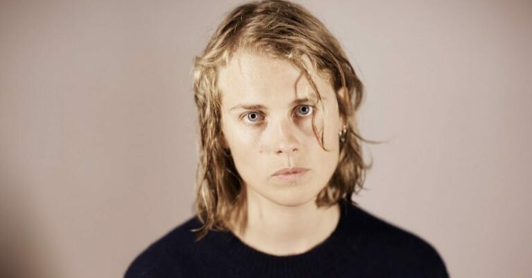 Marika Hackman Unveils Video for New Song ‘The Yellow Mile’