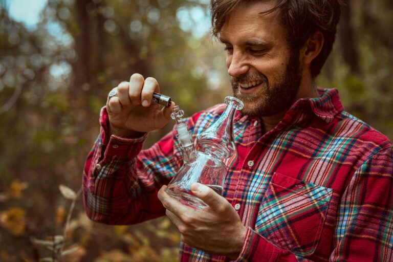 The Essentials Every Bong Enthusiast Should Own