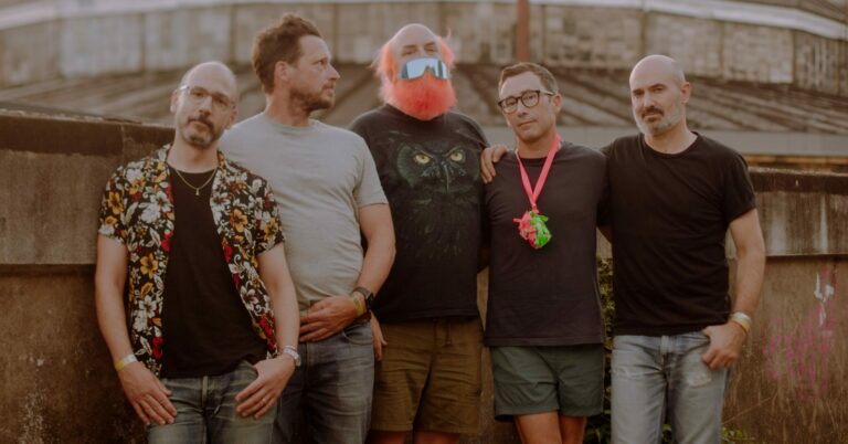 Les Savy Fav Return With ‘Legendary Tippers’, First New Music in 14 Years