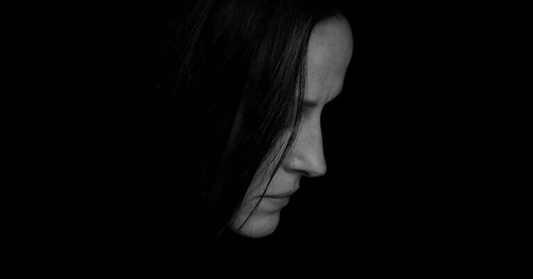 Keeley Forsyth Announces New Album ‘The Hollow’, Shares New Single