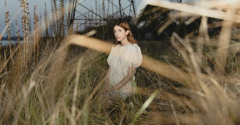 Ellis Unveils New Song ‘what i know now’
