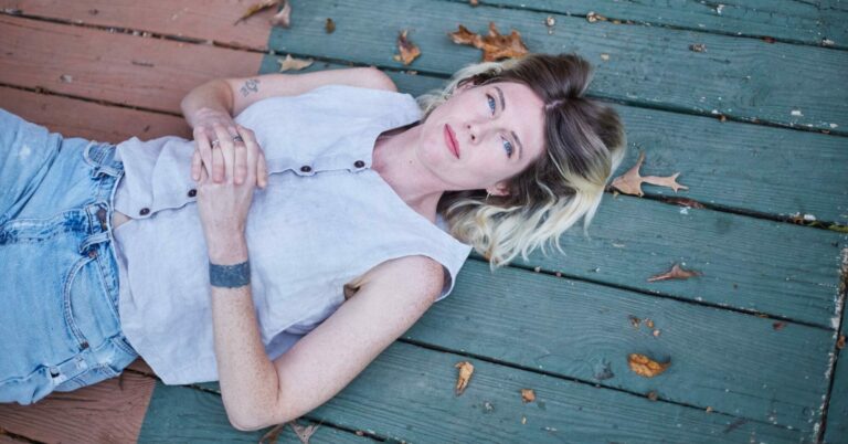 Rosali Releases New Song ‘Bite Down’