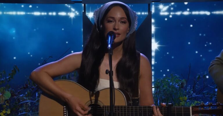 Watch Kacey Musgraves Perform ‘The Architect’ on ‘Fallon’