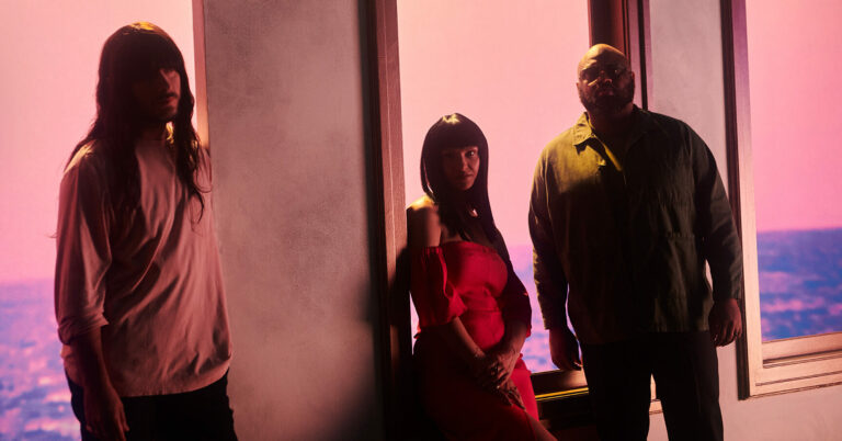 Khruangbin Drop New Song ‘Pon Pón’