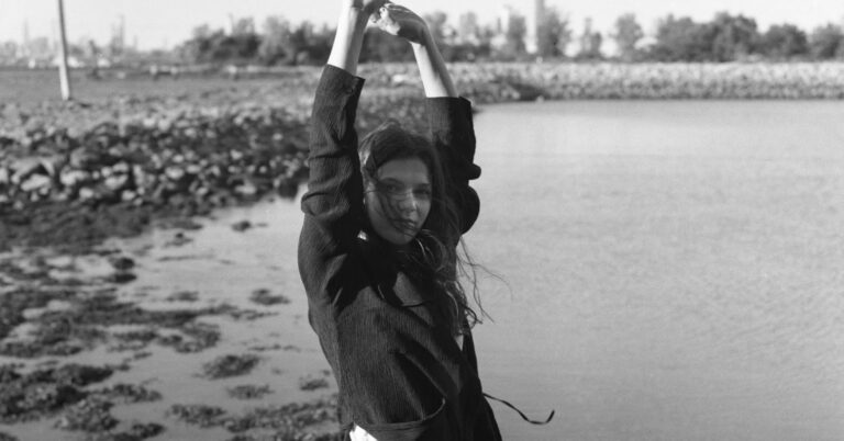 Alena Spanger Unveils New Single ‘Steady Song’
