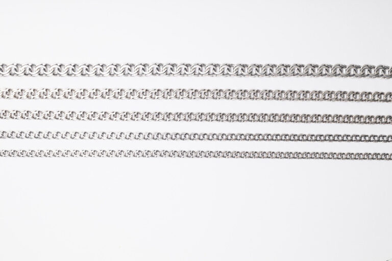 The Seductive Charm of the Belly Chain: A Modern Accessory Guide