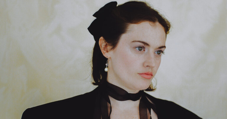 TOPS’ Jane Penny Unveils New Single ‘Beautiful Ordinary’