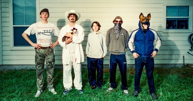 Fat Dog Announce Debut Album ‘WOOF.’, Share New Single ‘Running’