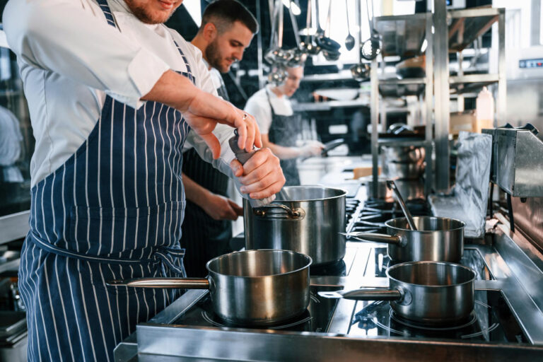 Culinary Cinematics – Exploring the Best Restaurants and Bars Immortalized on Film
