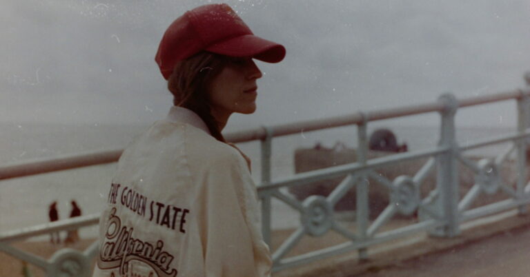 Julia-Sophie Announces Debut Album, Shares New Single ‘numb’