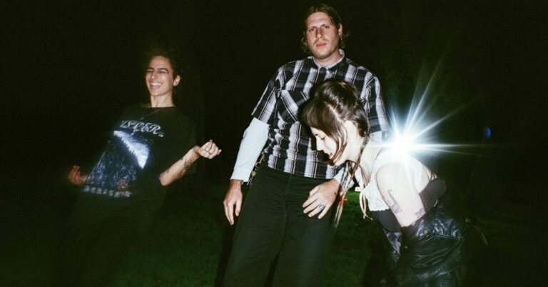 Sour Widows Share New Single ‘Staring Into Heaven/Shining’
