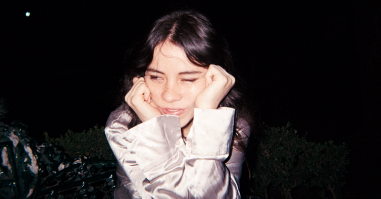 Mabe Fratti Shares New Single ‘Enfrente’
