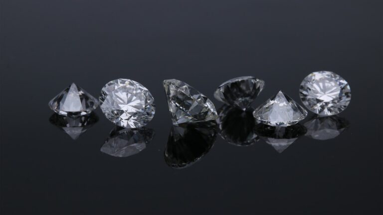 Are You Searching for the Perfect Engagement Ring Style? Explore Rare Carat’s Collection!