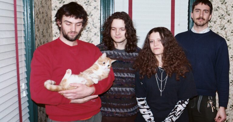 Robber Robber Announce Debut Album ‘Wild Guess’, Share New Single