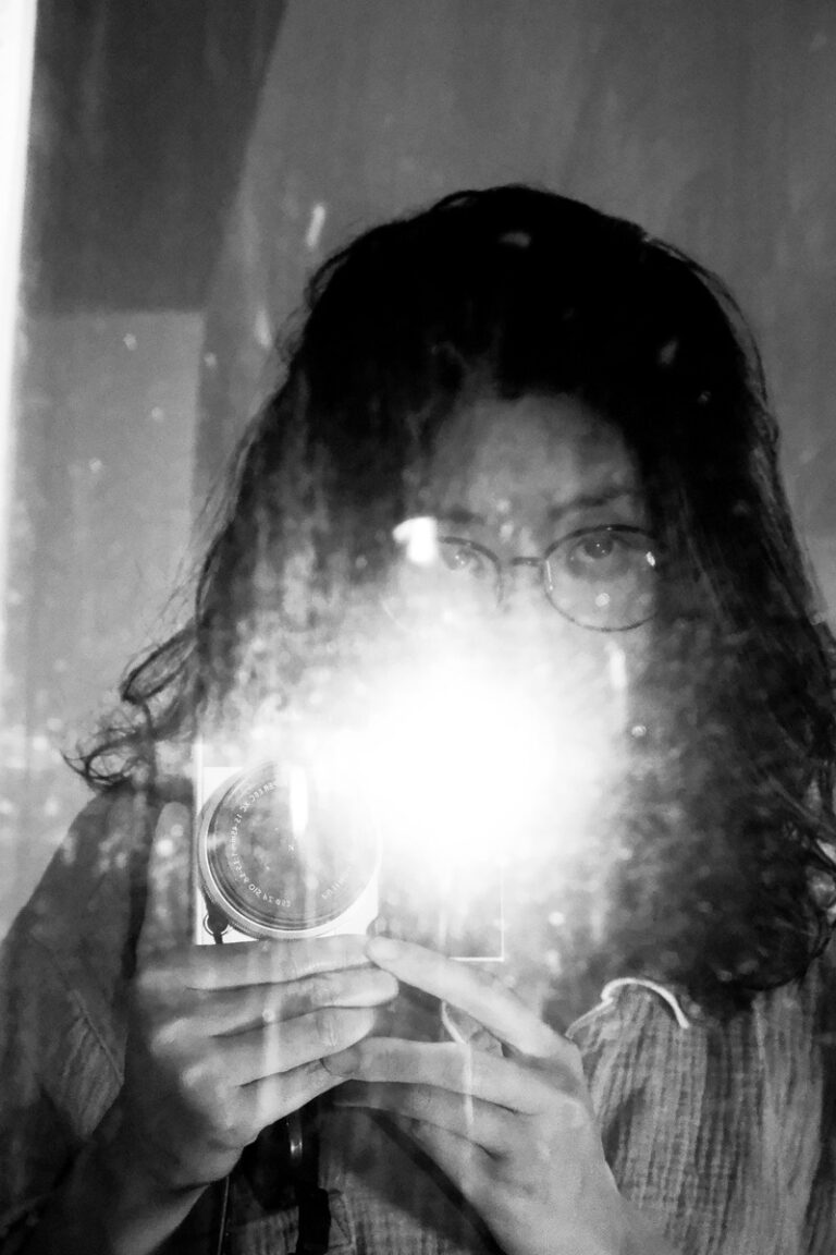 “Alchemy of the Soul: Liu Xinyi’s Journey Through Depression Reflected in ‘Alchemy'”