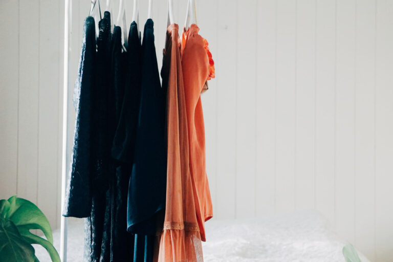 Why Wholesale Fashion Apparel Accessories are a Good Investment