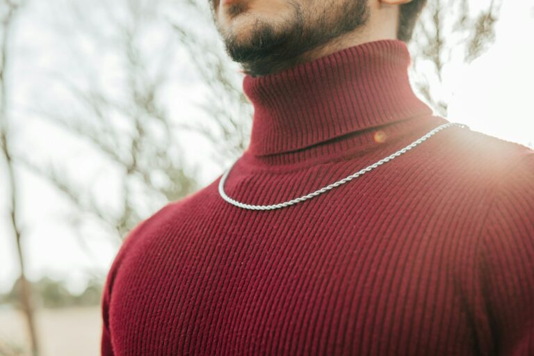 How to Layer Rope Chains for a Modern Look