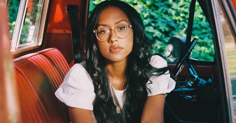 Jensen McRae Signs to Dead Oceans, Shares New Single ‘Massachusetts’