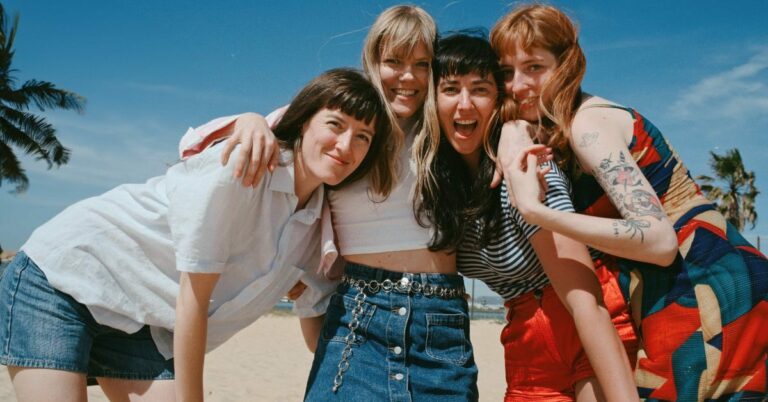 Los Bitchos Announce New Album ‘Talkie Talkie’, Share New Song ‘Don’t Change’